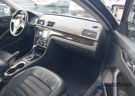 2014 Volkswagen Passat 1.8T Sel Premium z USA, uszkodzony, nr VIN 1VWCT7A34EC012015